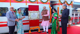 Officer Converts Old Train Car into ‘Hospital onWheels’ to Bring Healthcare to Remote India